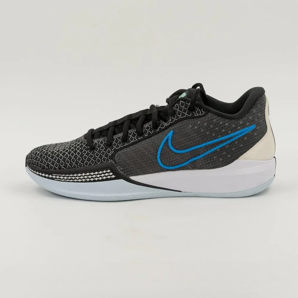 Nike Sabrina 1 'Family Bonds' FQ3381-001 Basketball size 10 Women / 8.5 Men
